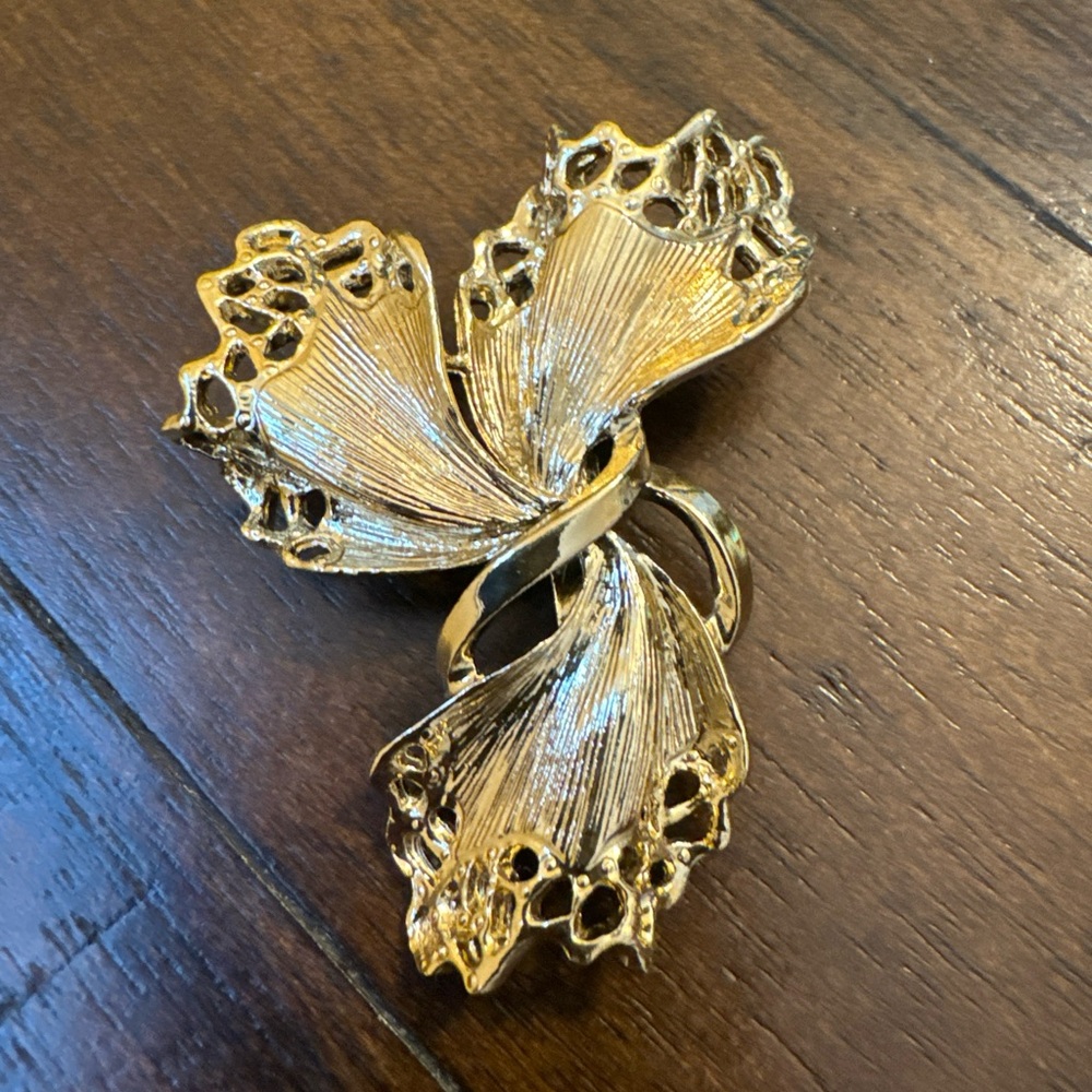 Unique Vintage Brooch Pin Gold Tone Statement Piece Unmarked 2”‎